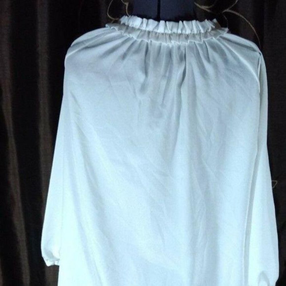Stitch Fix Renee C White Sheer V Neck Blouse Sz M - Picture 4 of 8